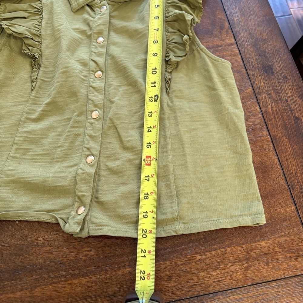 Nation LTD Archer Ruffle Sleeve Top Button Down Sleeveless Shirt Olive Green M - Picture 12 of 12